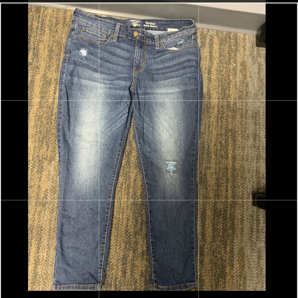 Signature Levi Strauss Ankle Skinny Jeans